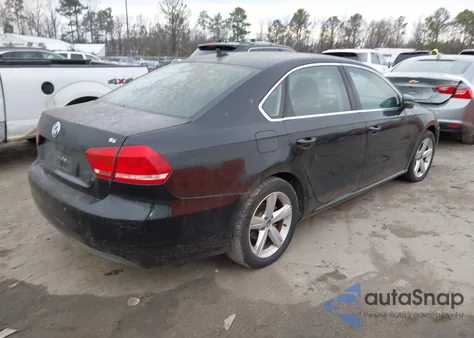 2012 Volkswagen Passat 2.5L Se z USA, uszkodzony, nr VIN 1VWBP7A30CC042934